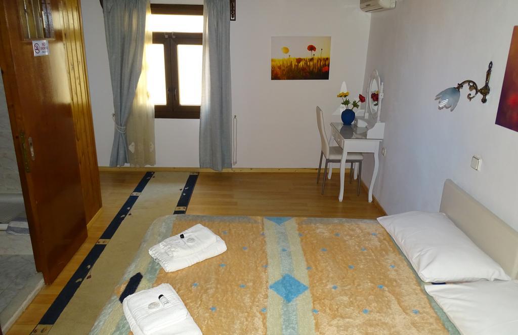 Anemones Rooms Chania  Buitenkant foto
